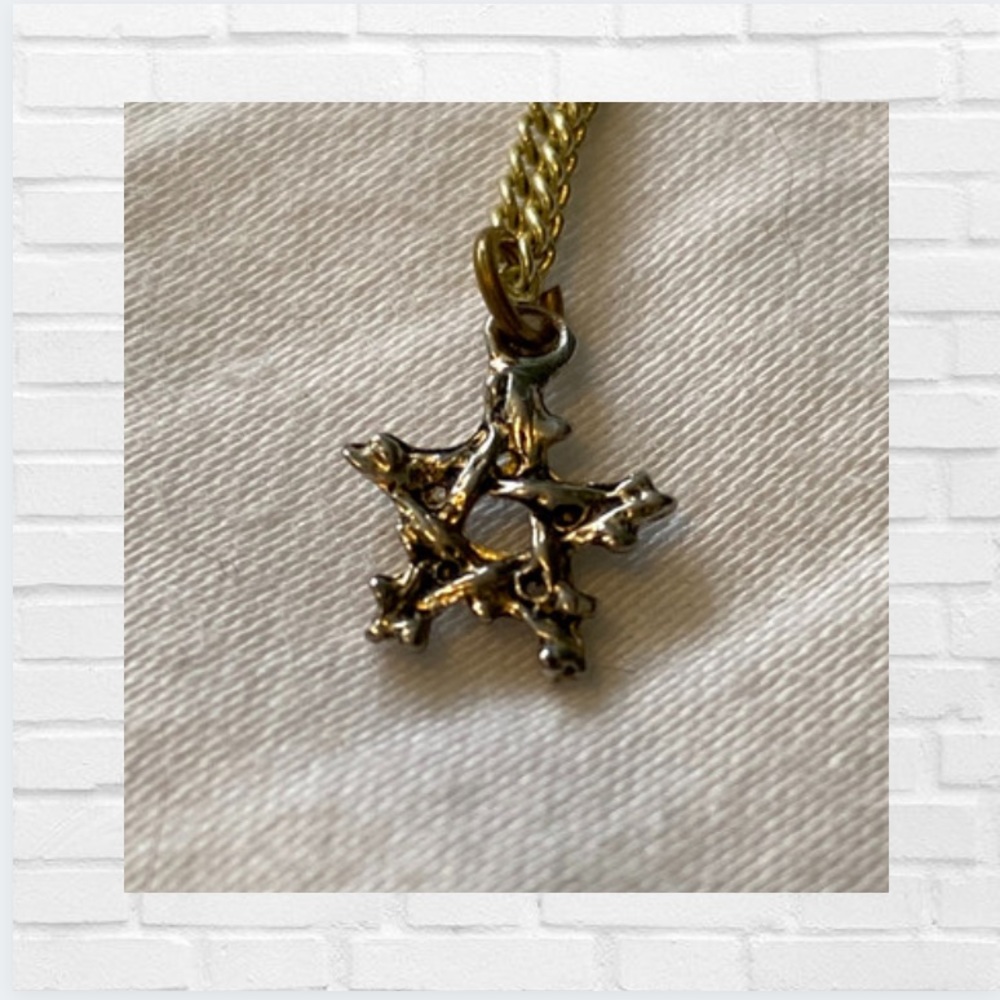 mini pentacle necklace//harmony nice